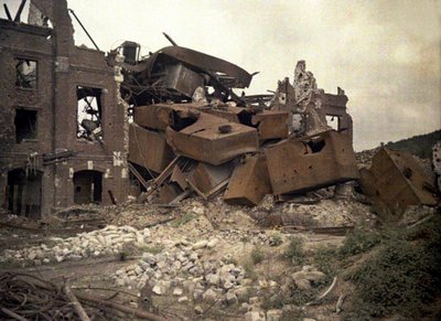 Ruines de la distillerie Vauxrot lourdement endommagée, Cuffies, Aisne, France, 1917 - Fernand Cuville